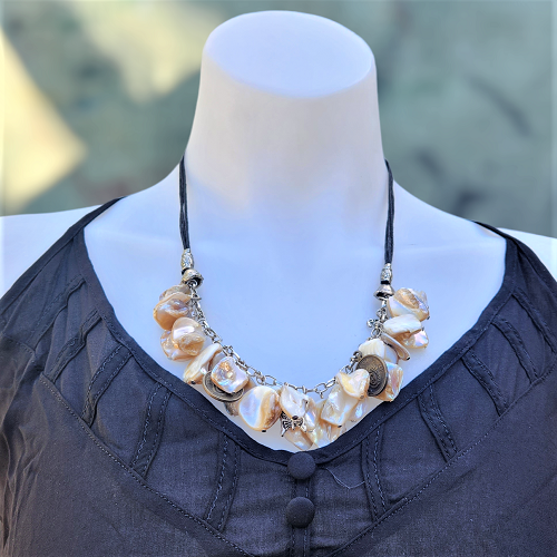Necklace Shell & Pendant - Just-Oz